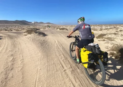 Le 5 più belle strade di Lanzarote | Deserto di Famara con bivio